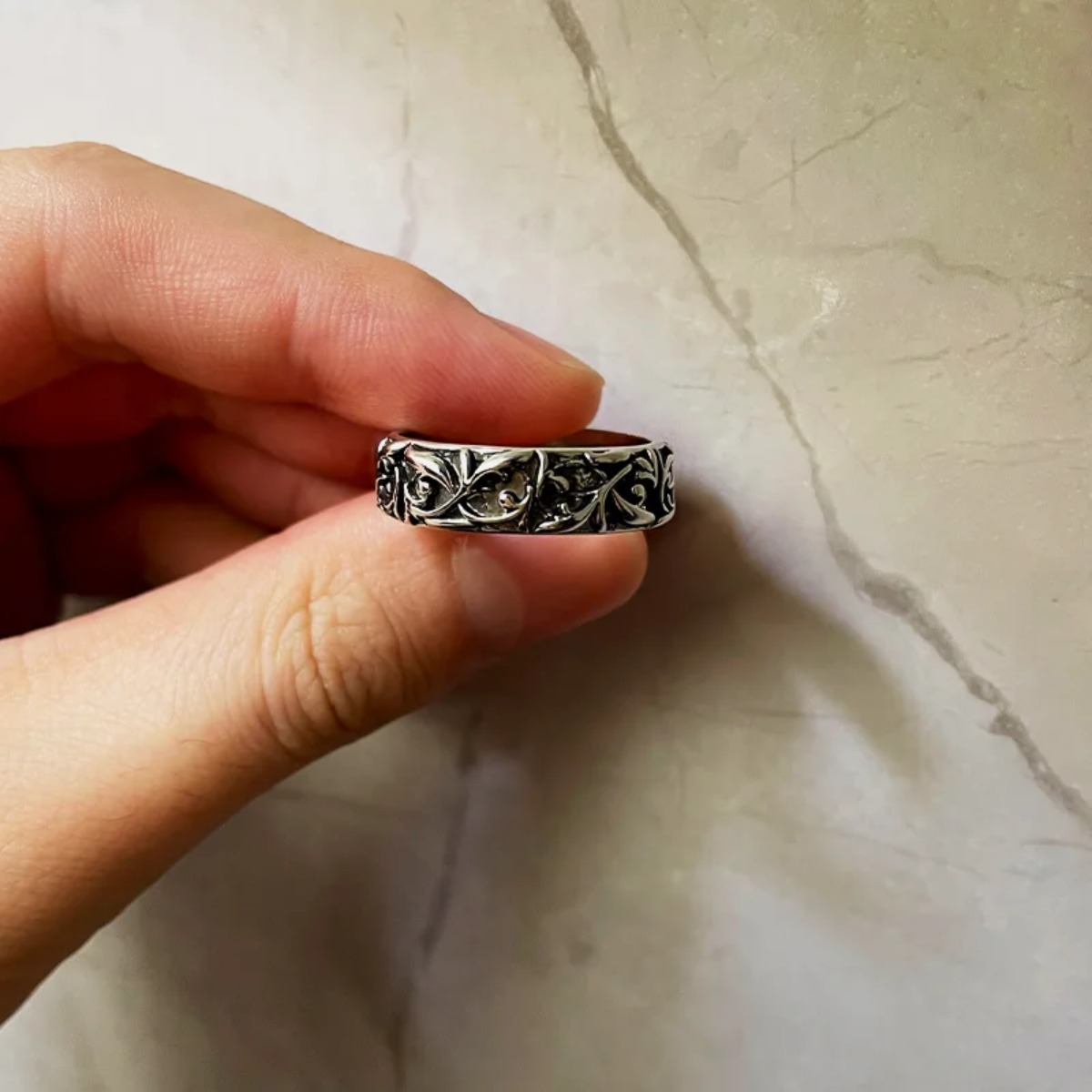 Vintage Fashion Guild - Unisex Eternal Vine Ring Silver Punk