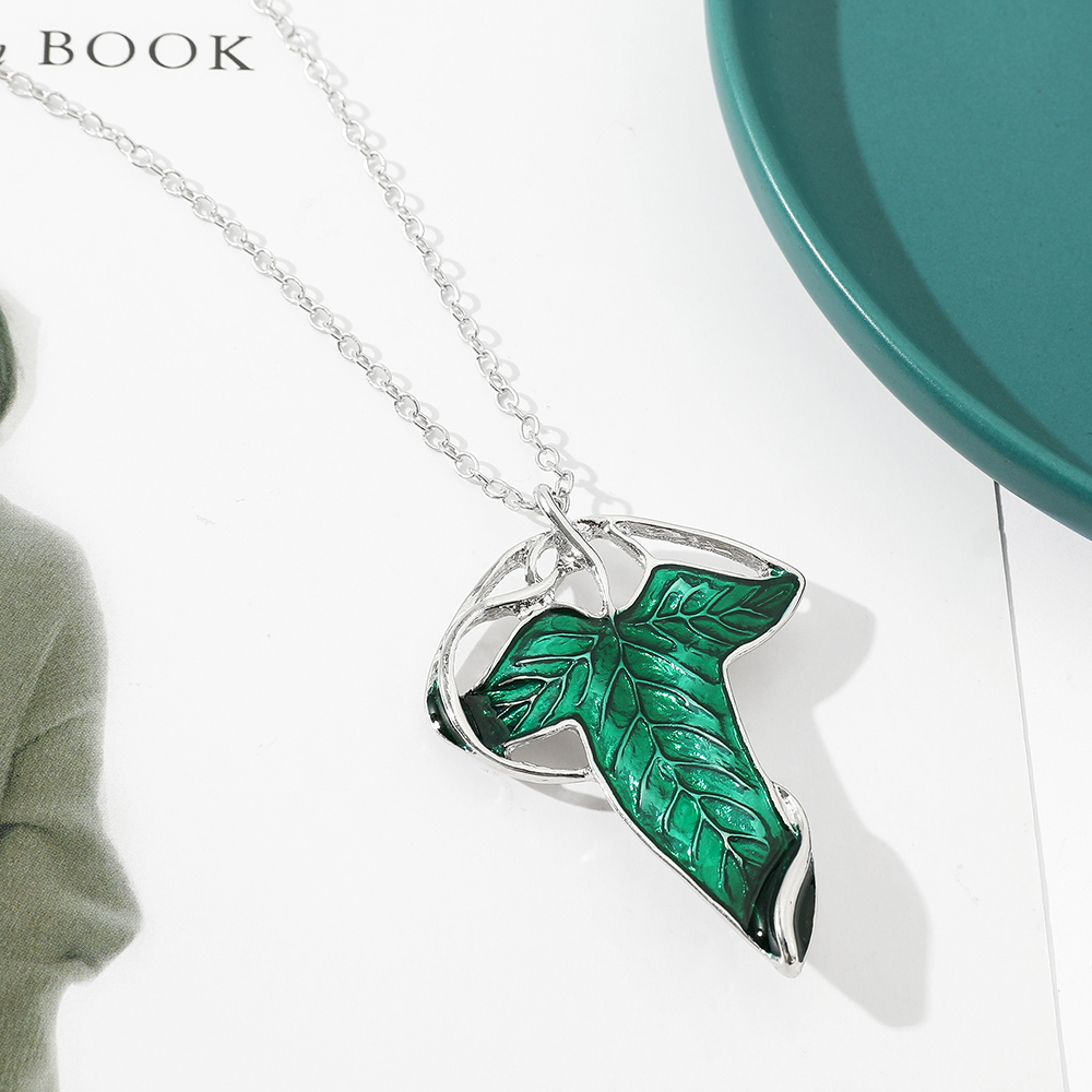 Vintage Green Leaf Pendant Nec - огляд і ціна Vintage Fashion Guild